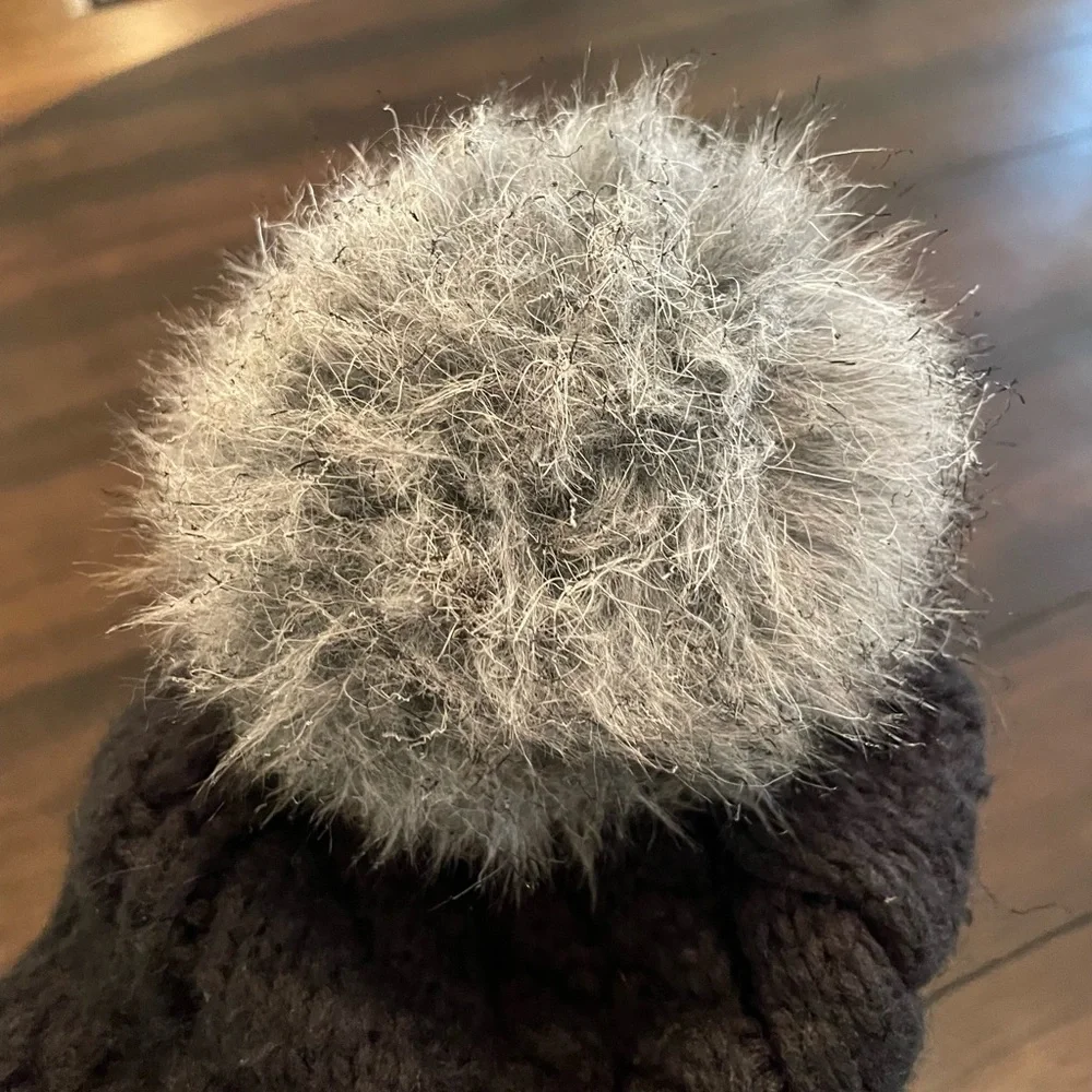 The North Face Youth/Junior Beanie Hat, Black Knit with Faux Fur Pom Pom, Unisex